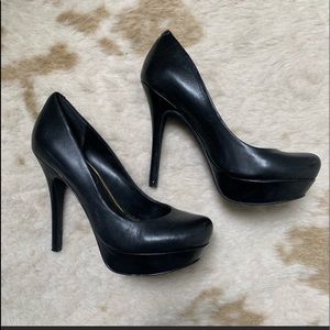 Jessica Simpson Given Platform Pump